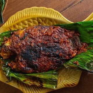 Meen Pollichathu (Fish in Banana Leaf) 🌶️